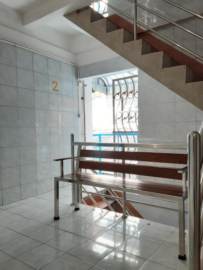 New Central Guesthouse Bangkok Eksteriør billede
